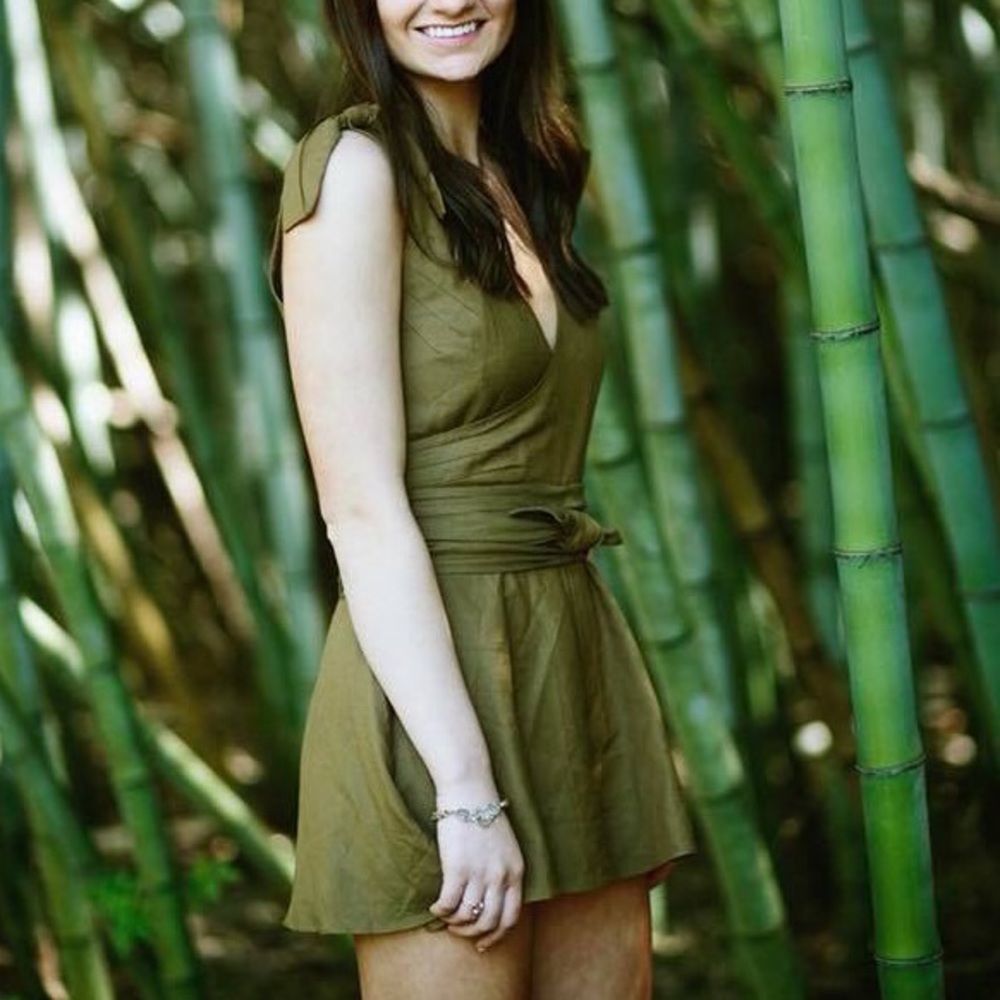 Super cute green romper!